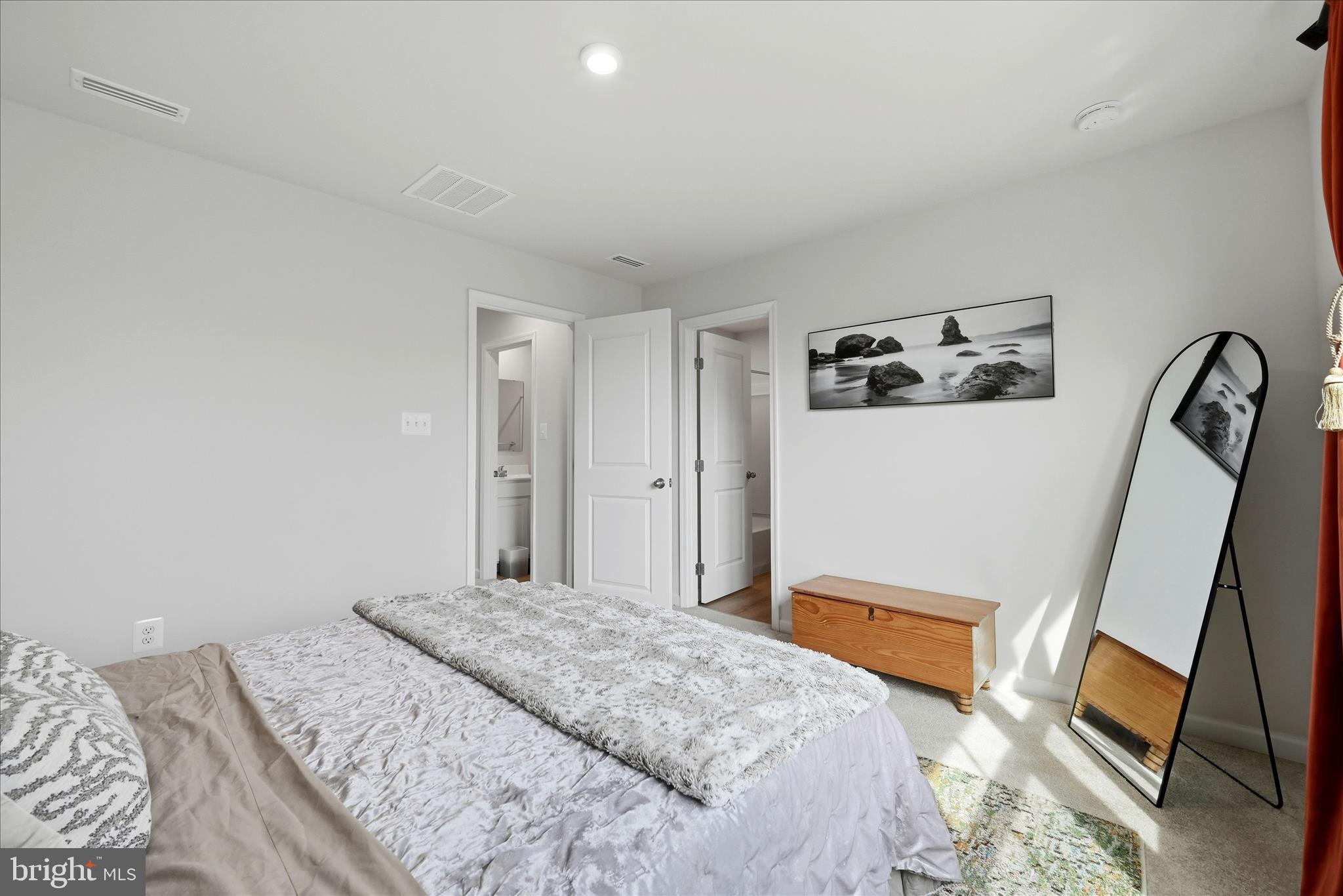 ENFIELD KNOLLS - Residential