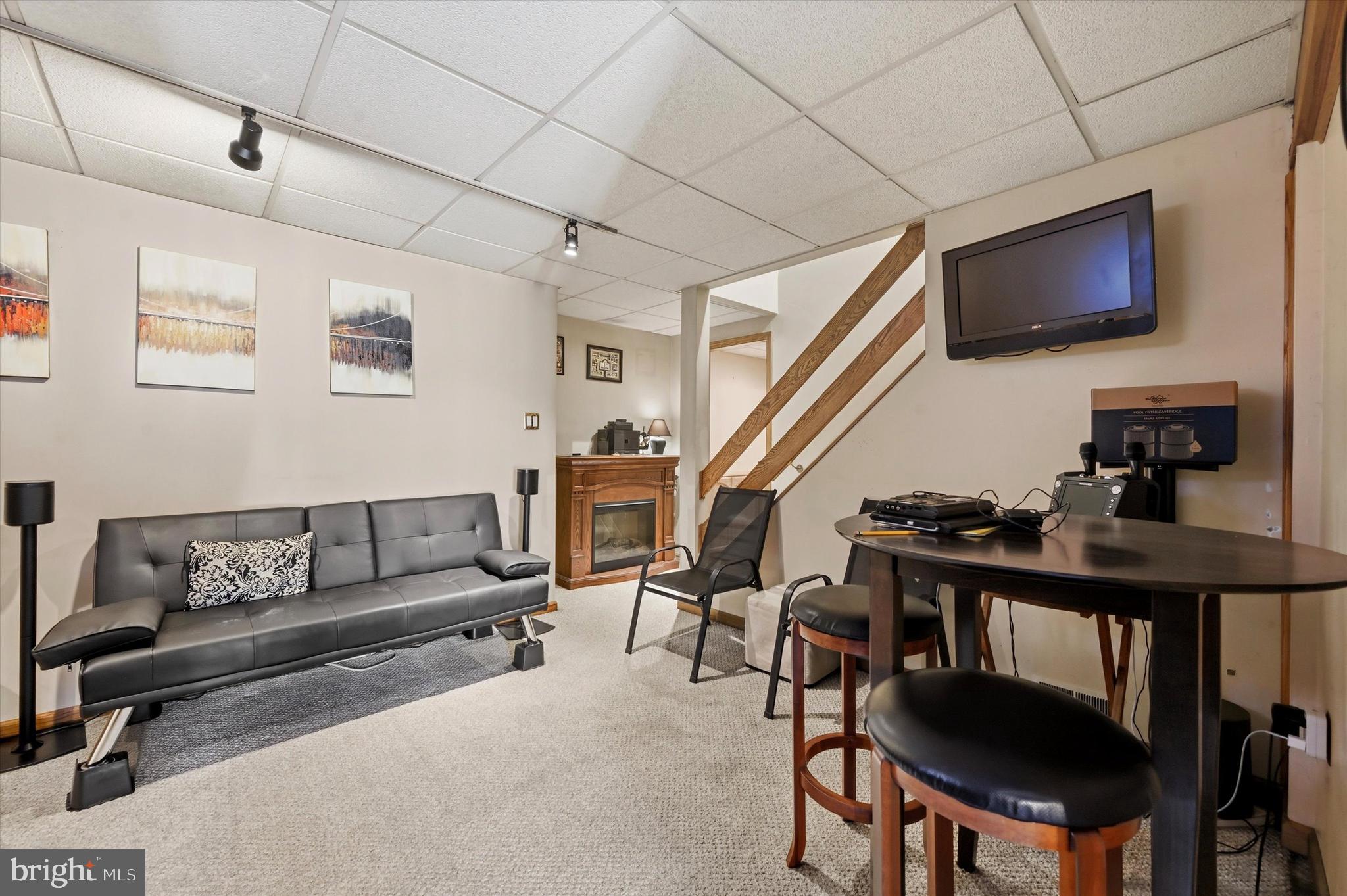 HUNTERS WOODS - Residential