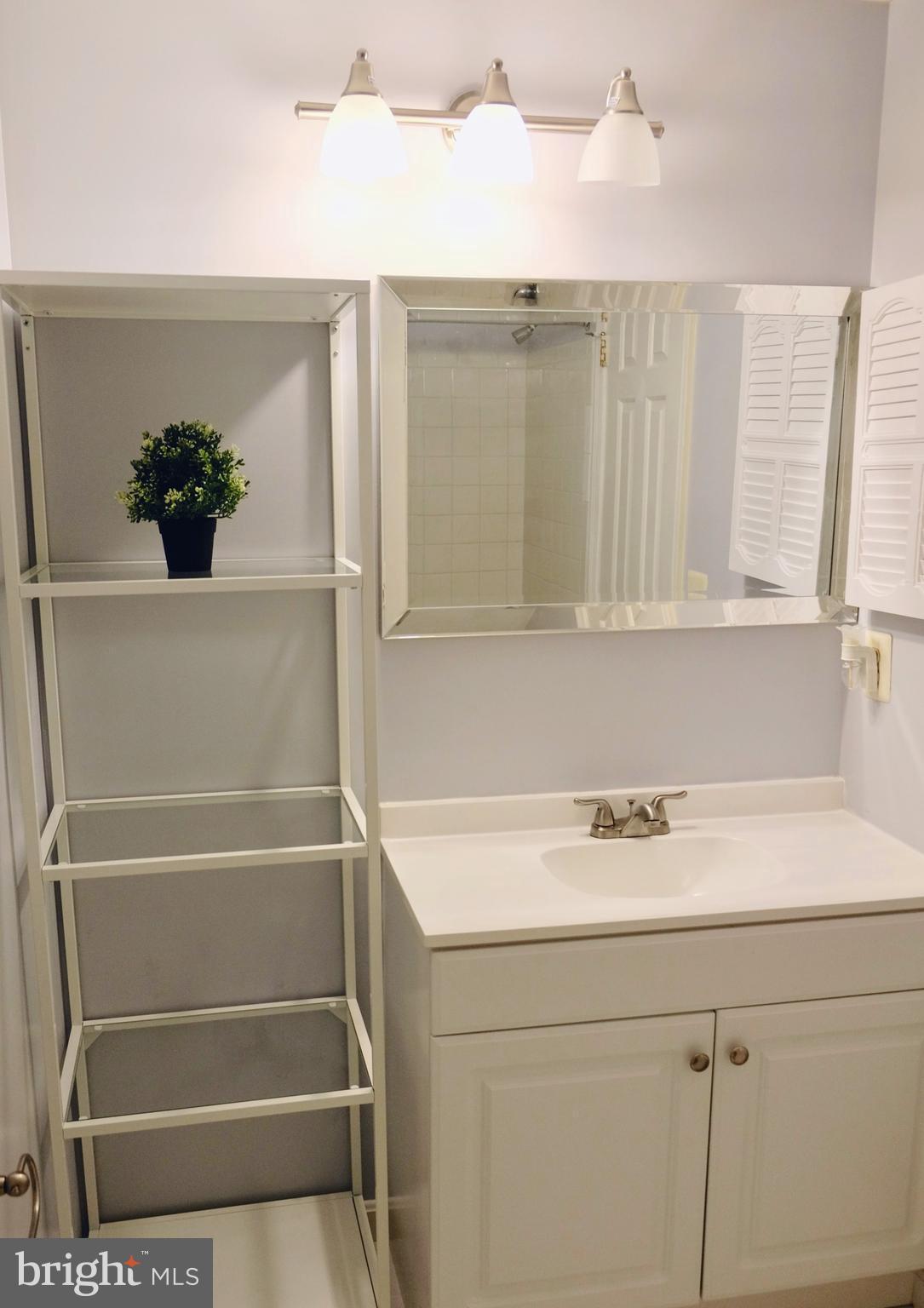 CHURCHILL TOWN SECTOR - Residential Lease