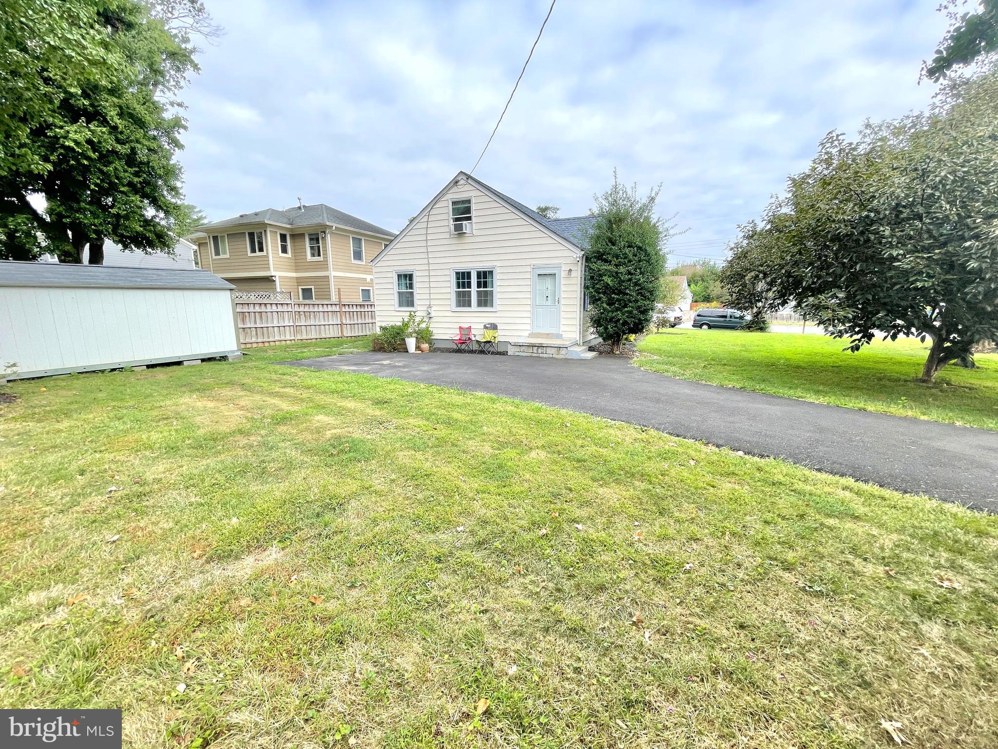 WEST LAWN - Residential Lease