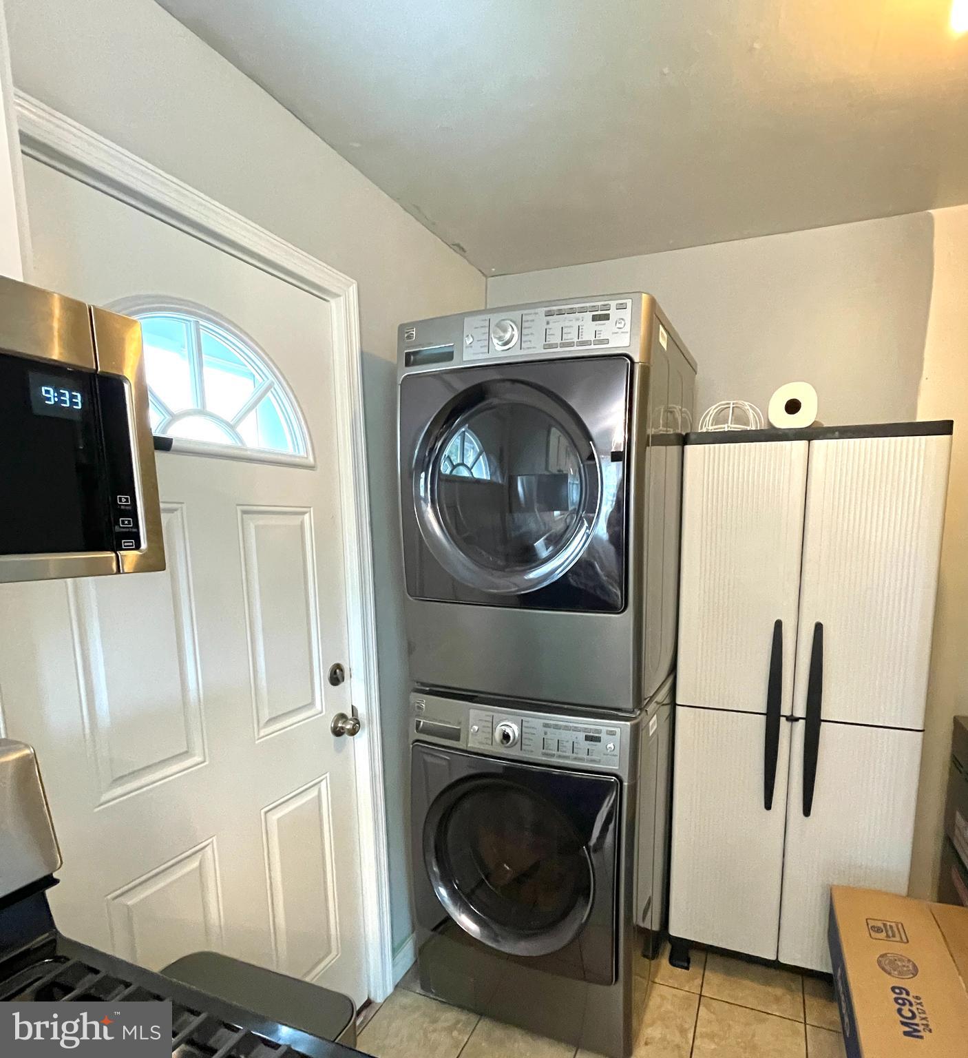 WEST LAWN - Residential Lease