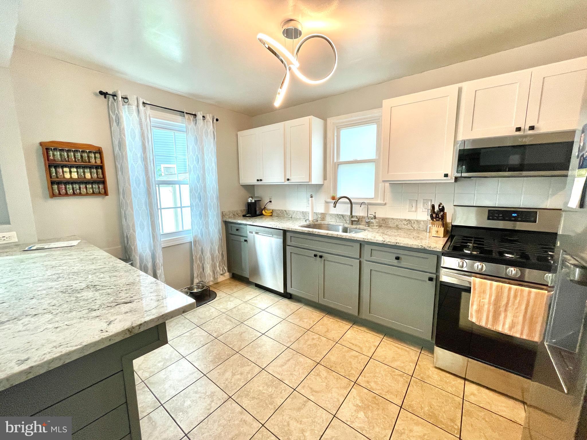 WEST LAWN - Residential Lease