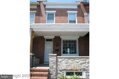 Nicely rehabbed home conveniently located in Greek town with 2 bedrooms available for rent.