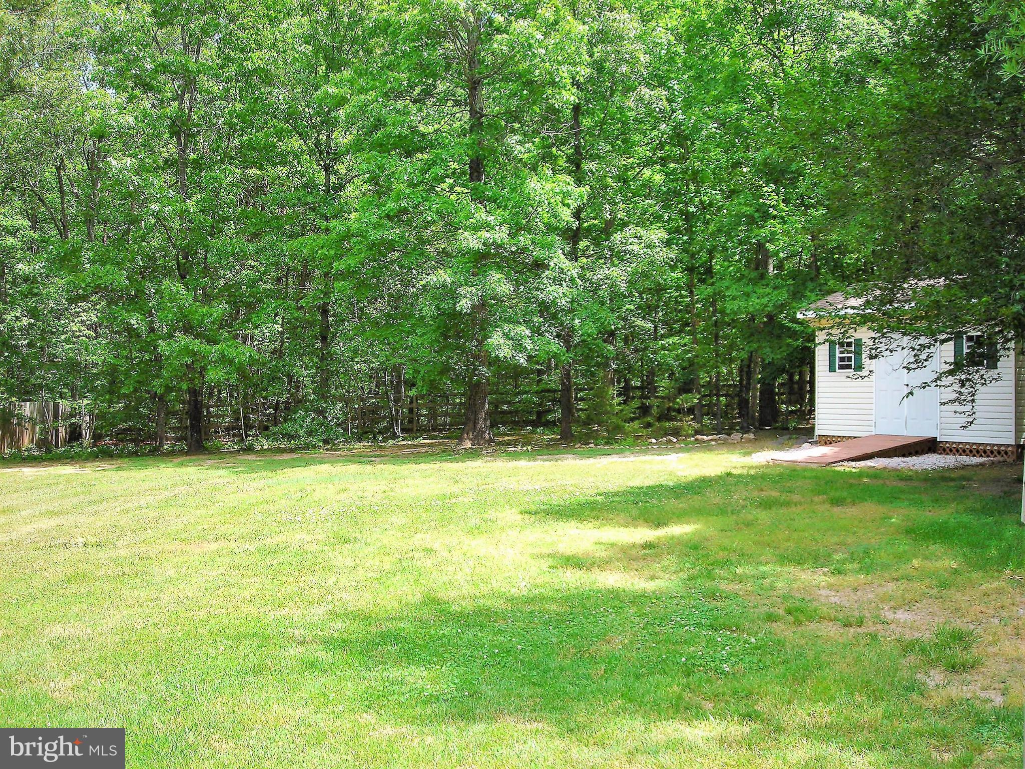 LAKESIDE WOODS - Residential