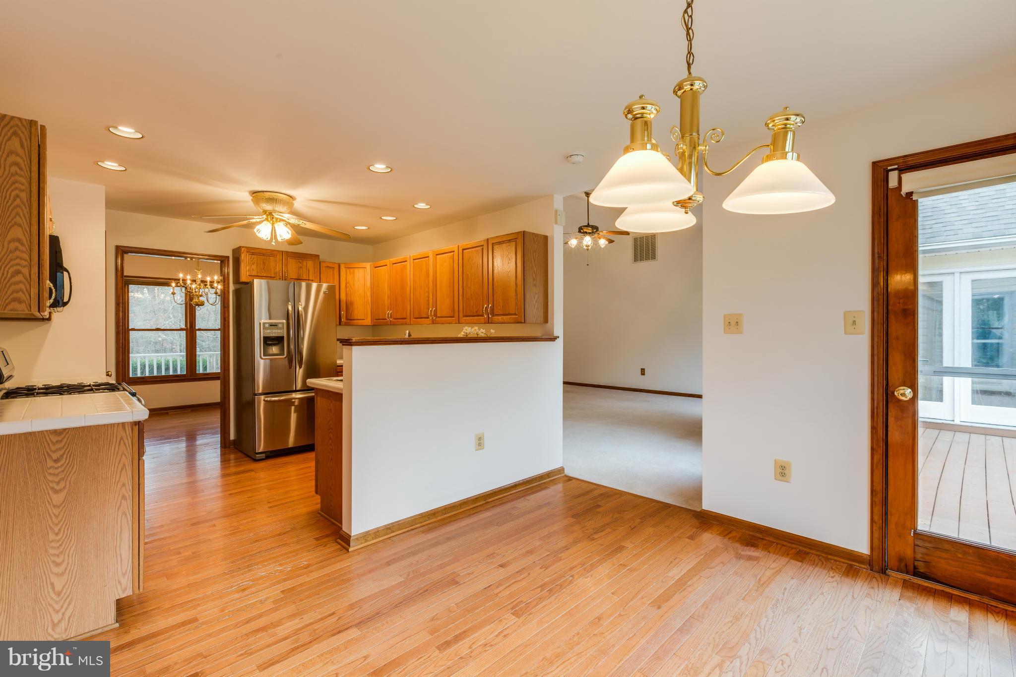 LAKESIDE WOODS - Residential