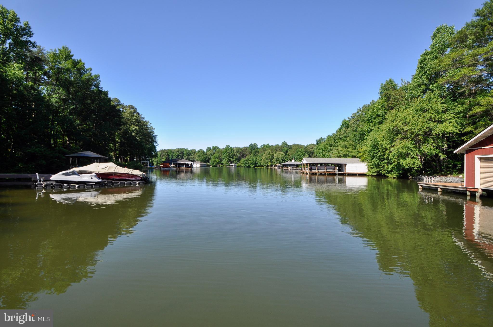 LAKESIDE WOODS - Residential