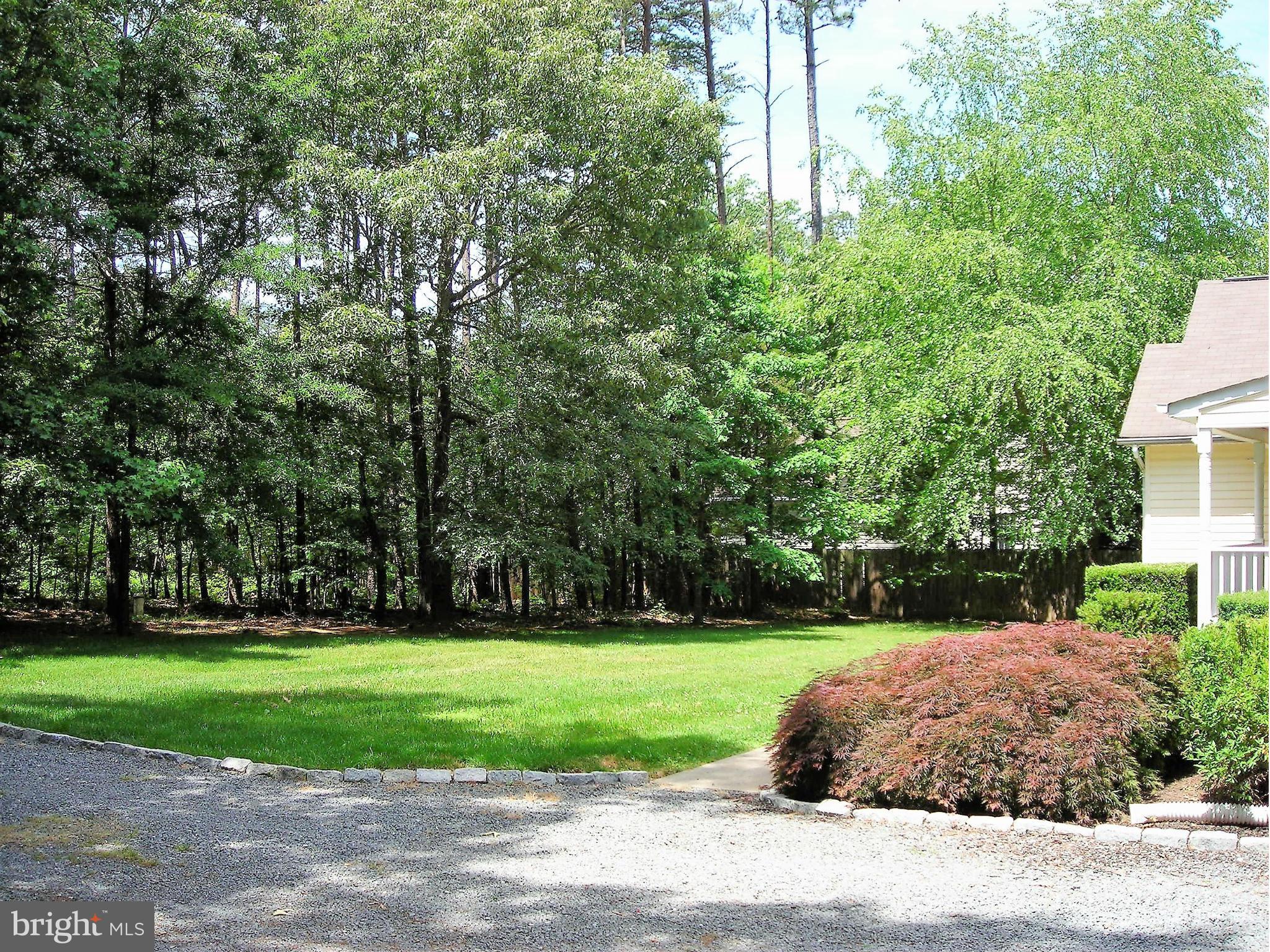 LAKESIDE WOODS - Residential