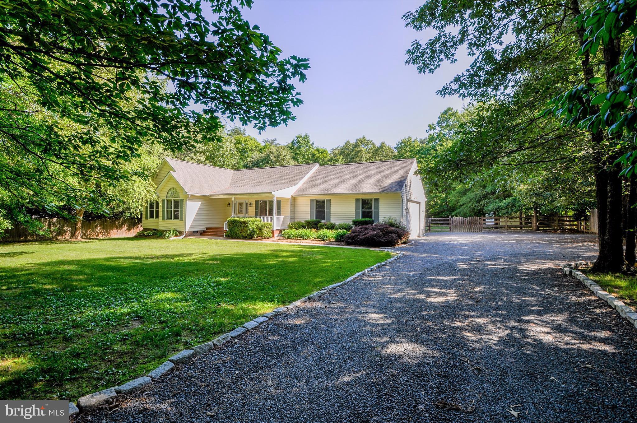 LAKESIDE WOODS - Residential