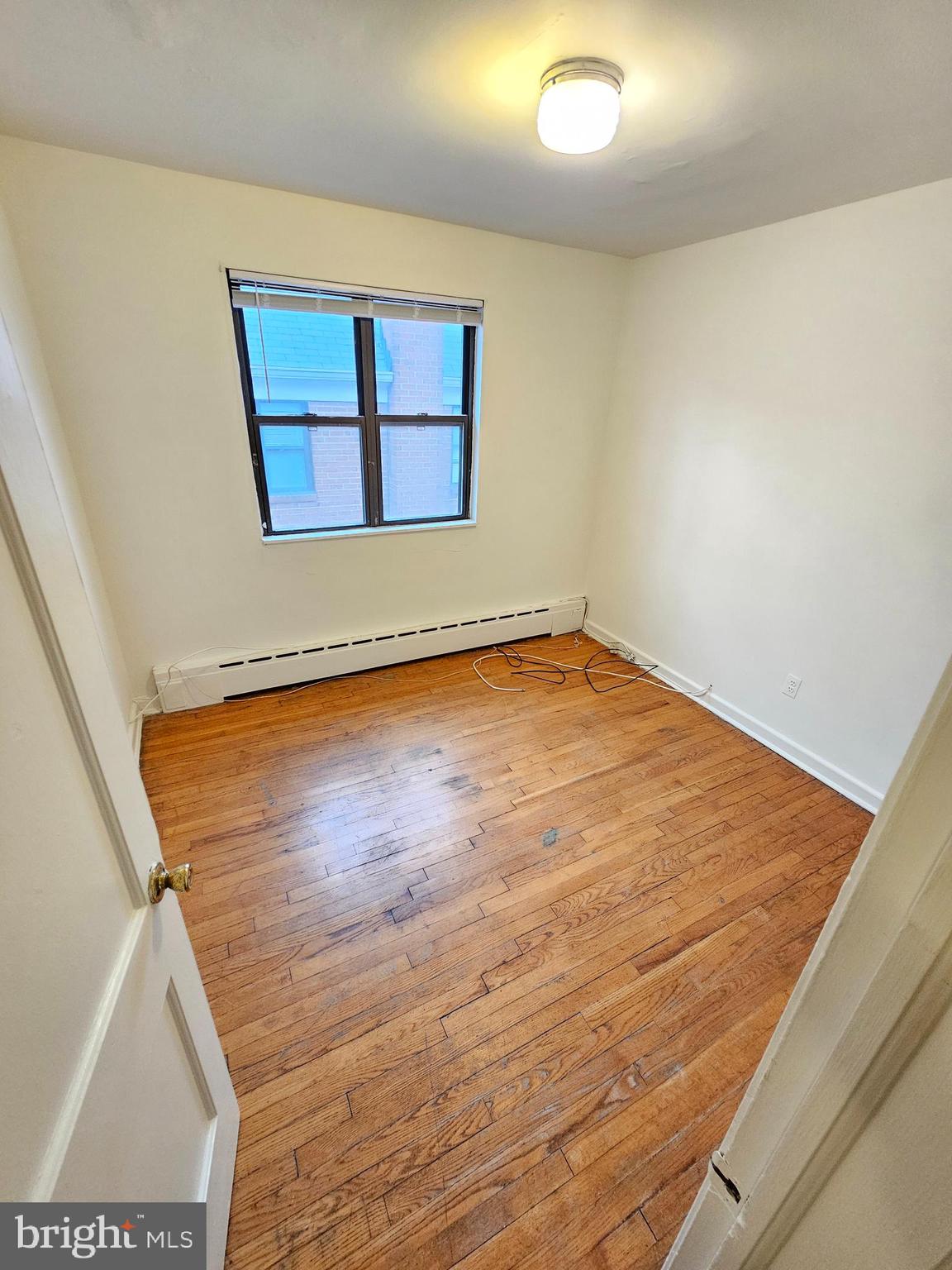 FOREST HILLS - Residential Lease