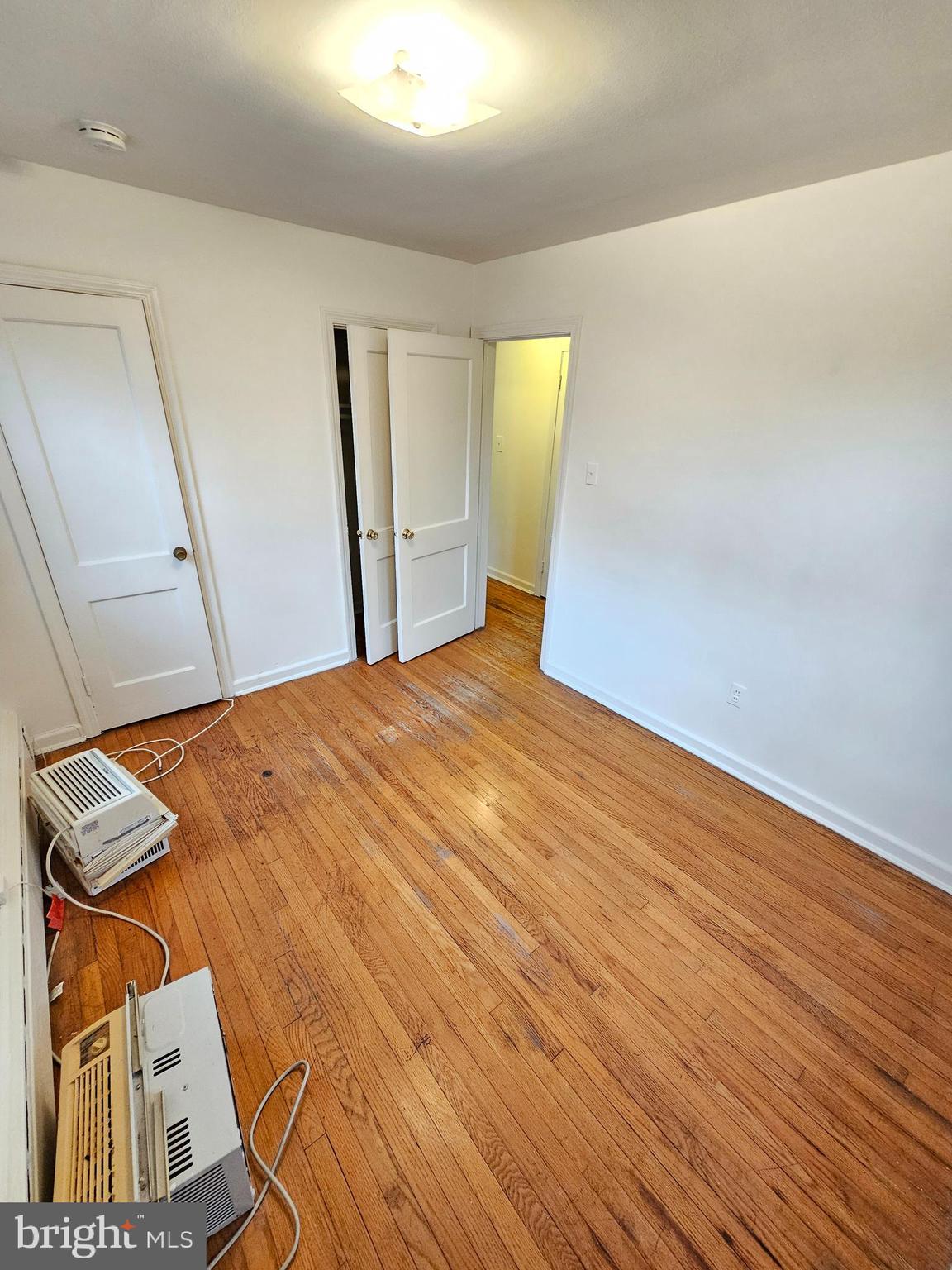 FOREST HILLS - Residential Lease