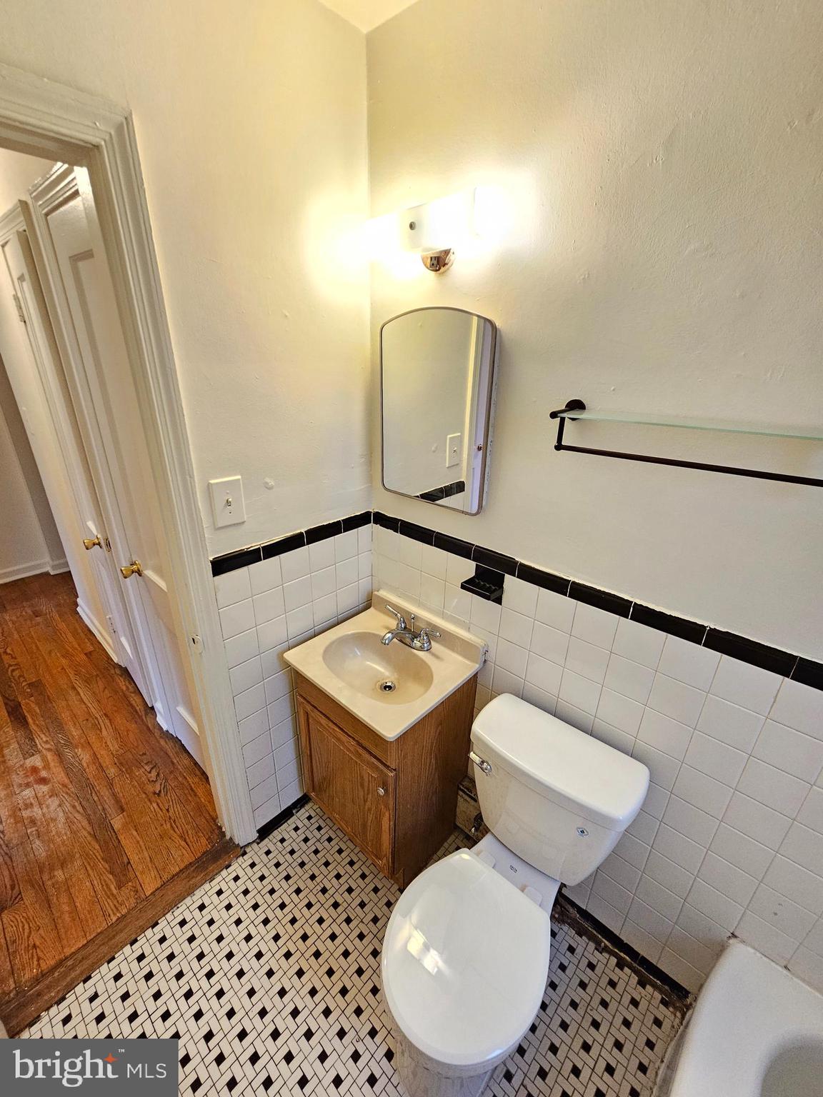 FOREST HILLS - Residential Lease