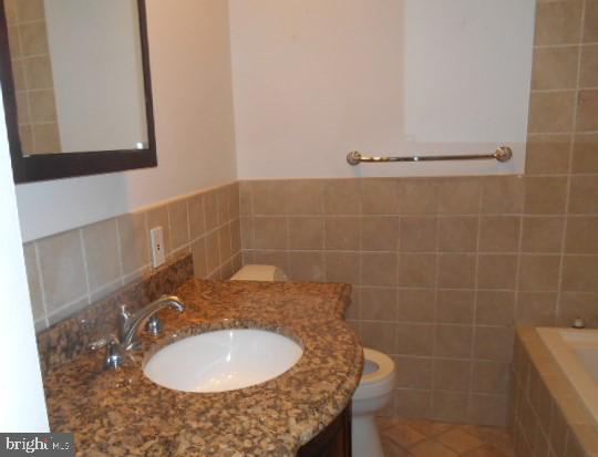 RIVERCREST - Residential Lease