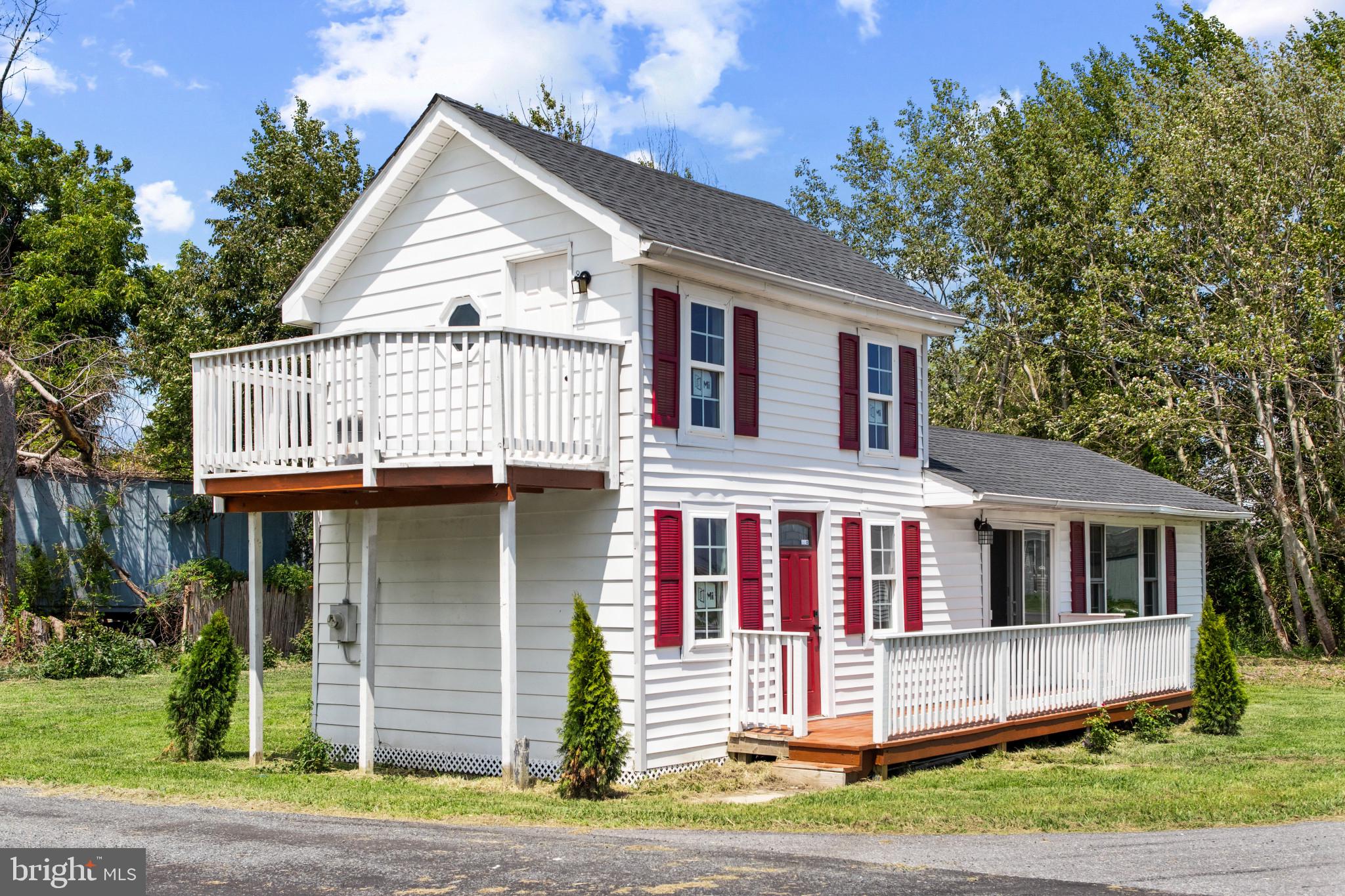 1227 HORSE POINT ROAD