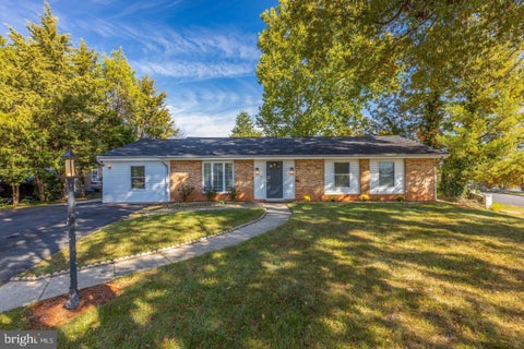 Homes For Rent - 100 Amhurst Place<br/> Loudoun County, STERLING, VA 20164