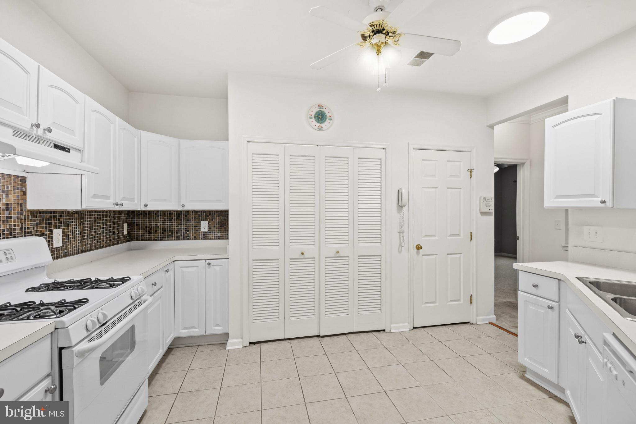 GLYNDON TRACE - Residential