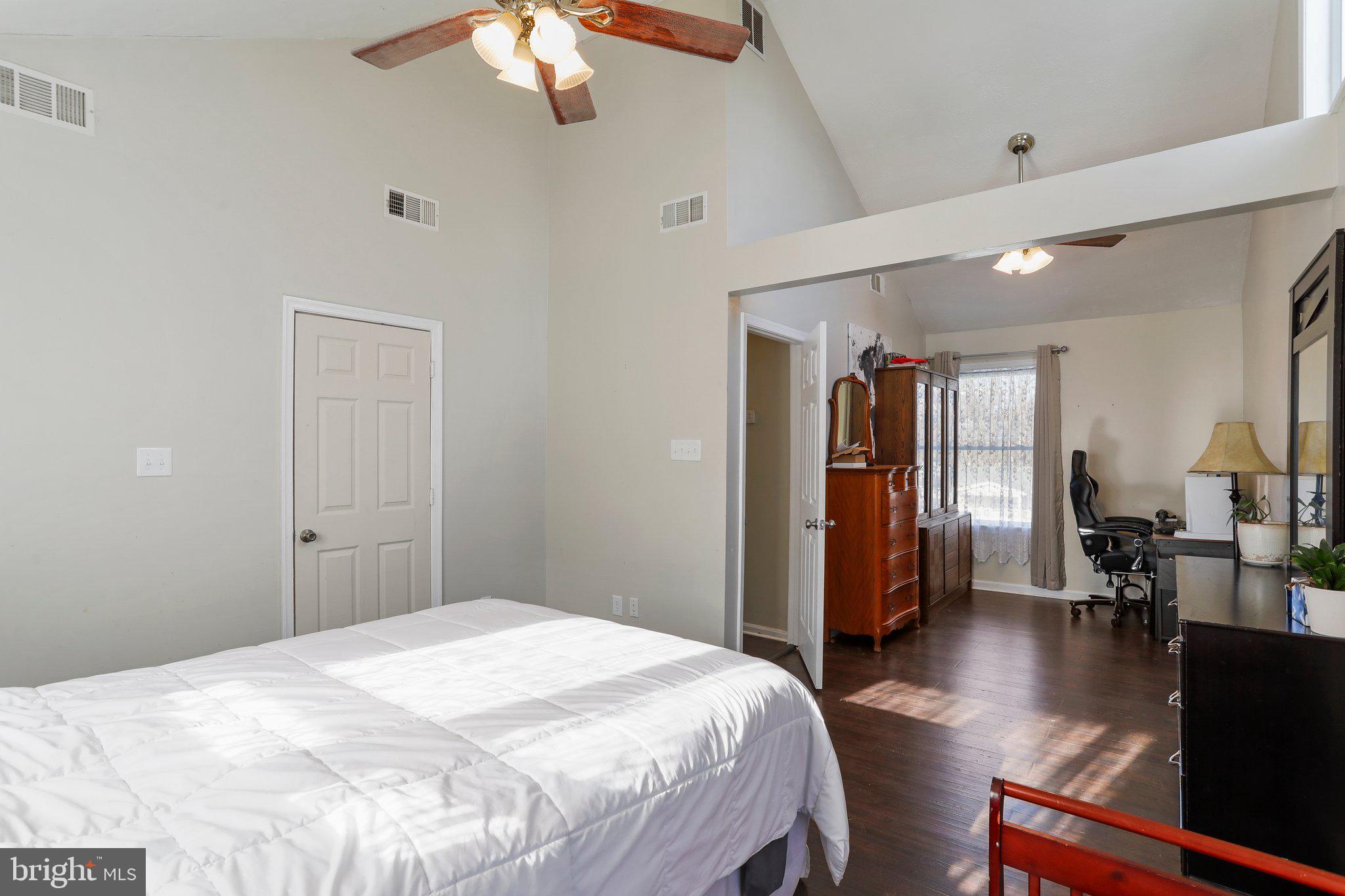 ORCHARD HILLS - Residential