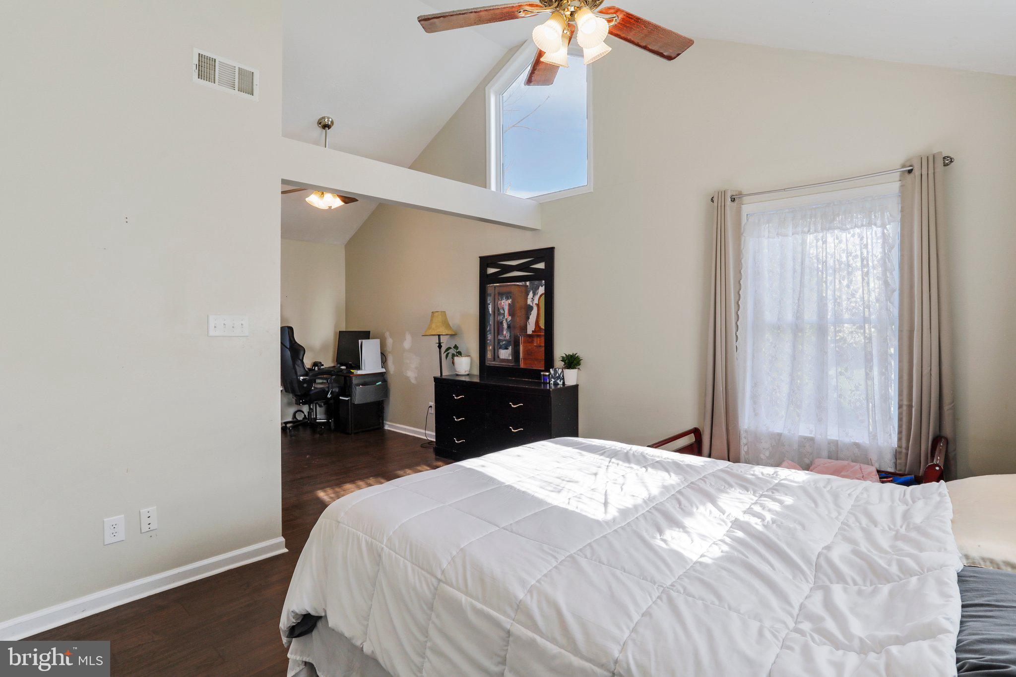 ORCHARD HILLS - Residential