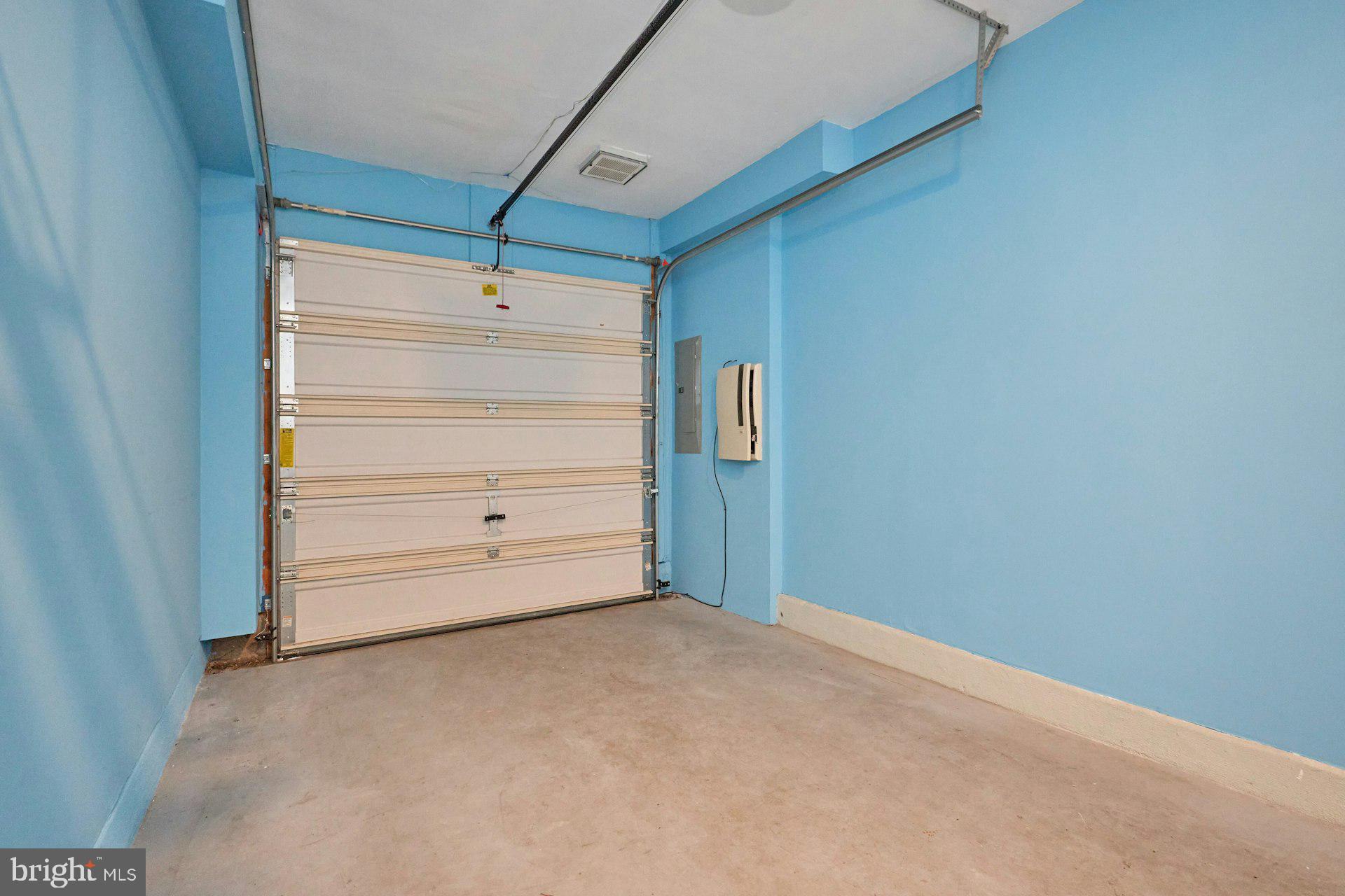 THE TOWNES AT VILLAGE PLACE - Residential