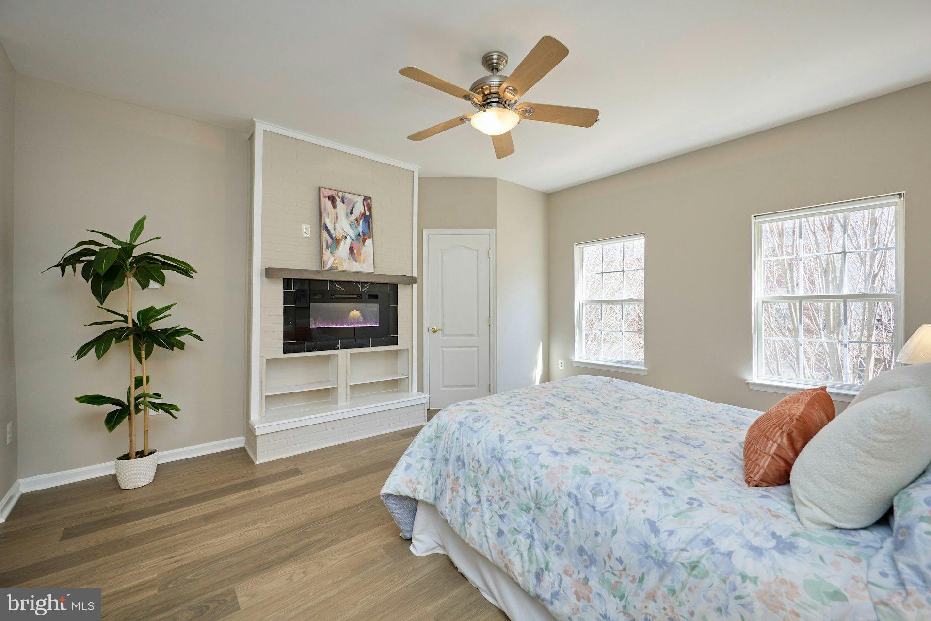 THE TOWNES AT VILLAGE PLACE - Residential