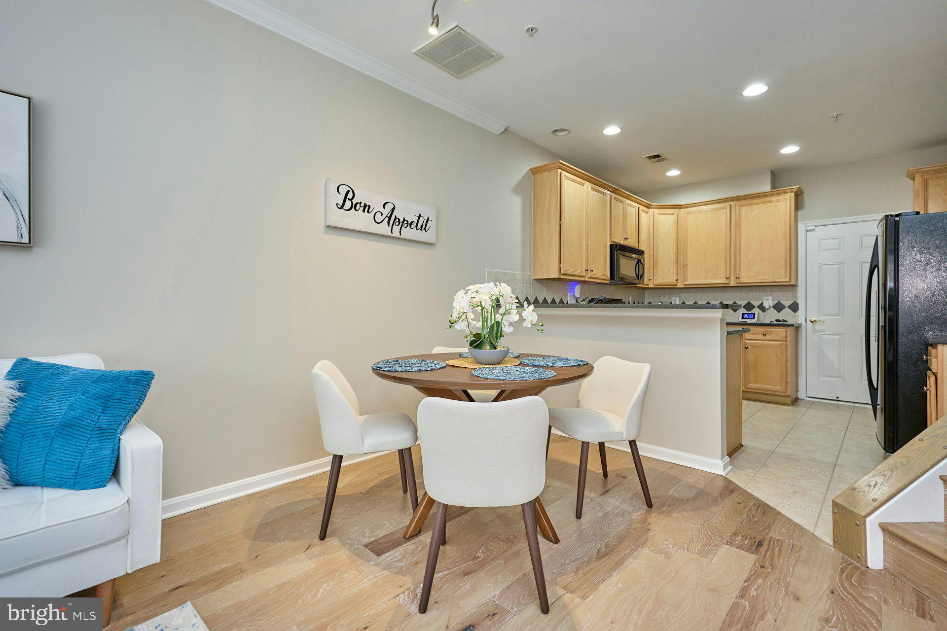 THE TOWNES AT VILLAGE PLACE - Residential