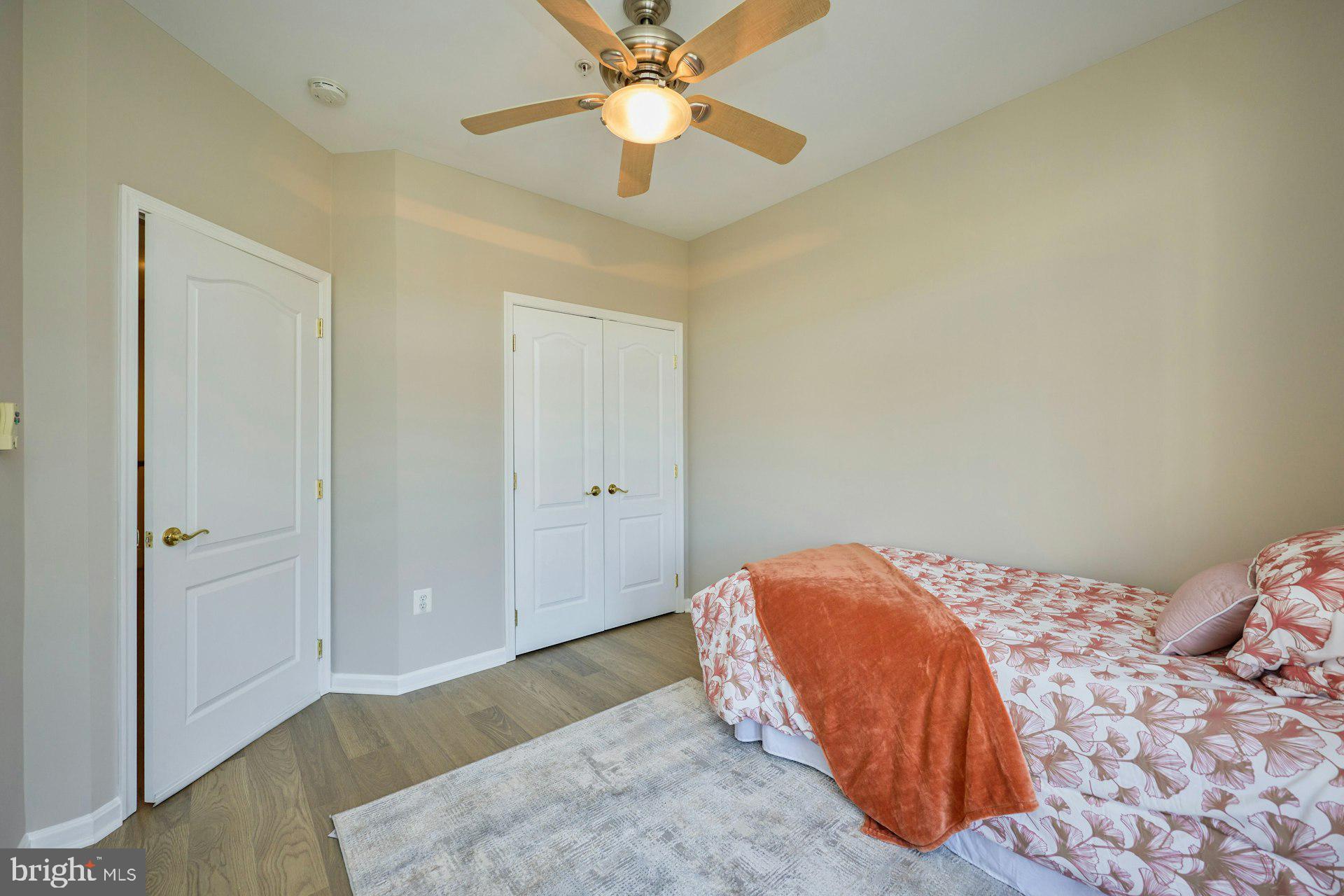 THE TOWNES AT VILLAGE PLACE - Residential