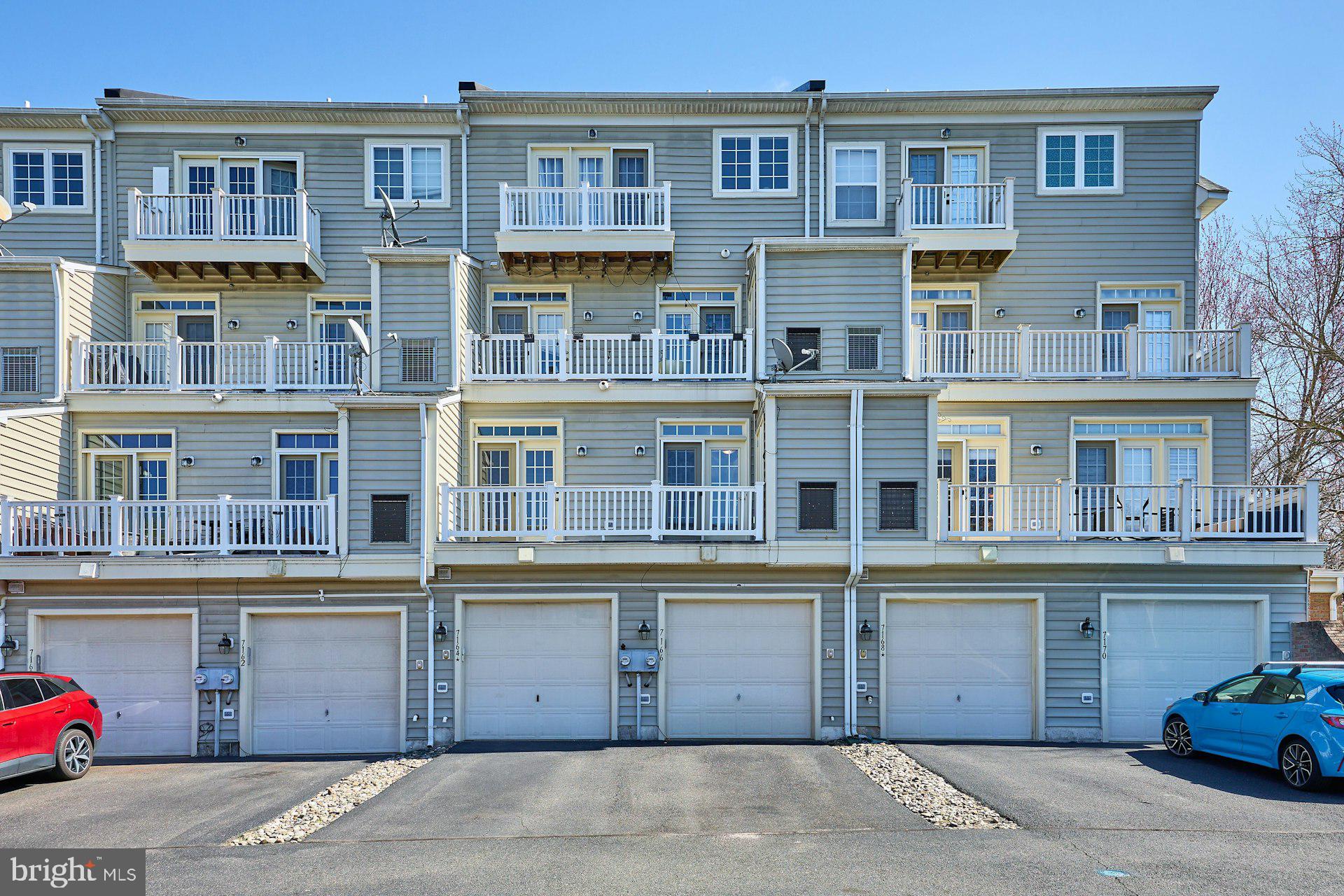 THE TOWNES AT VILLAGE PLACE - Residential