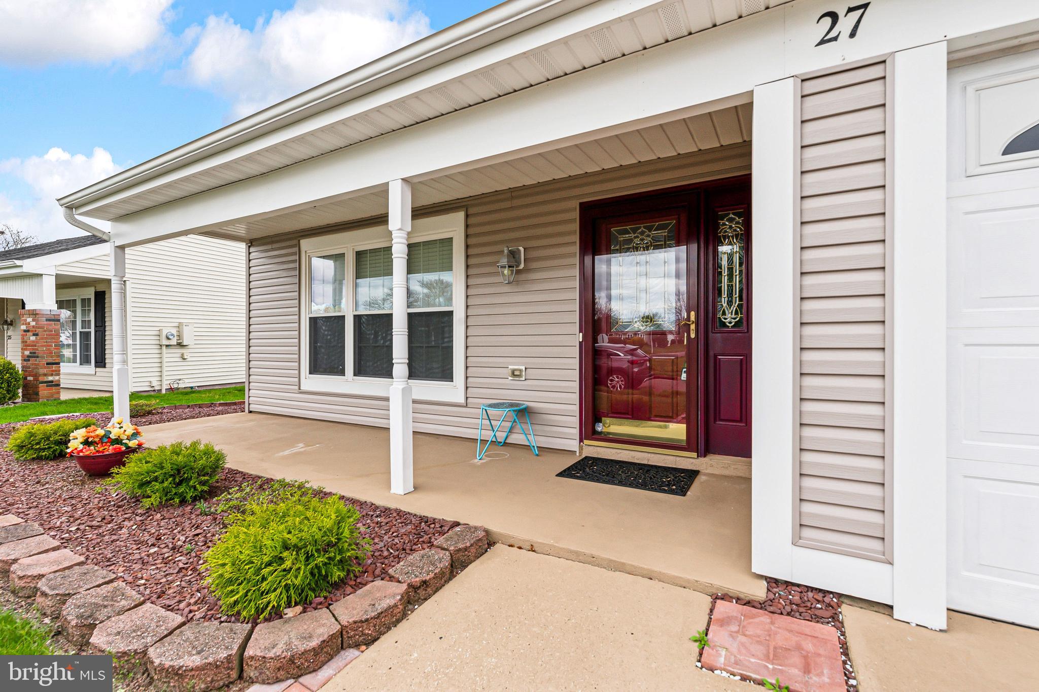 27 GLADSTONE AVENUE