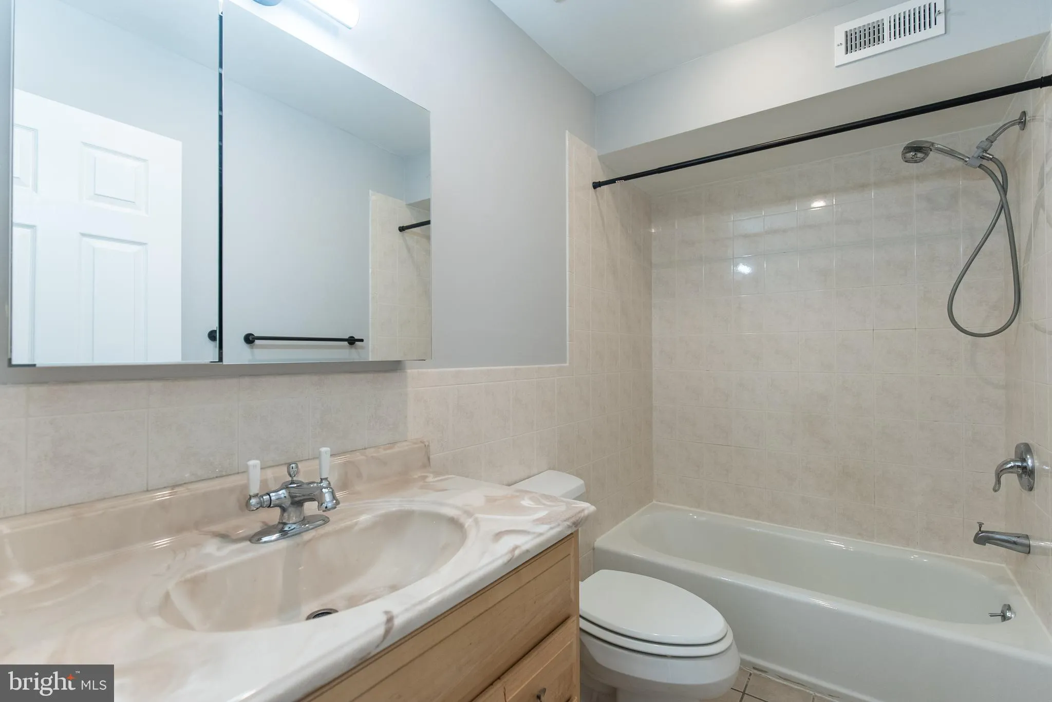 Philadelphia, Pennsylvania 19147, United States, 3 Bedrooms Bedrooms, ,3 BathroomsBathrooms,Residential,Active,147683