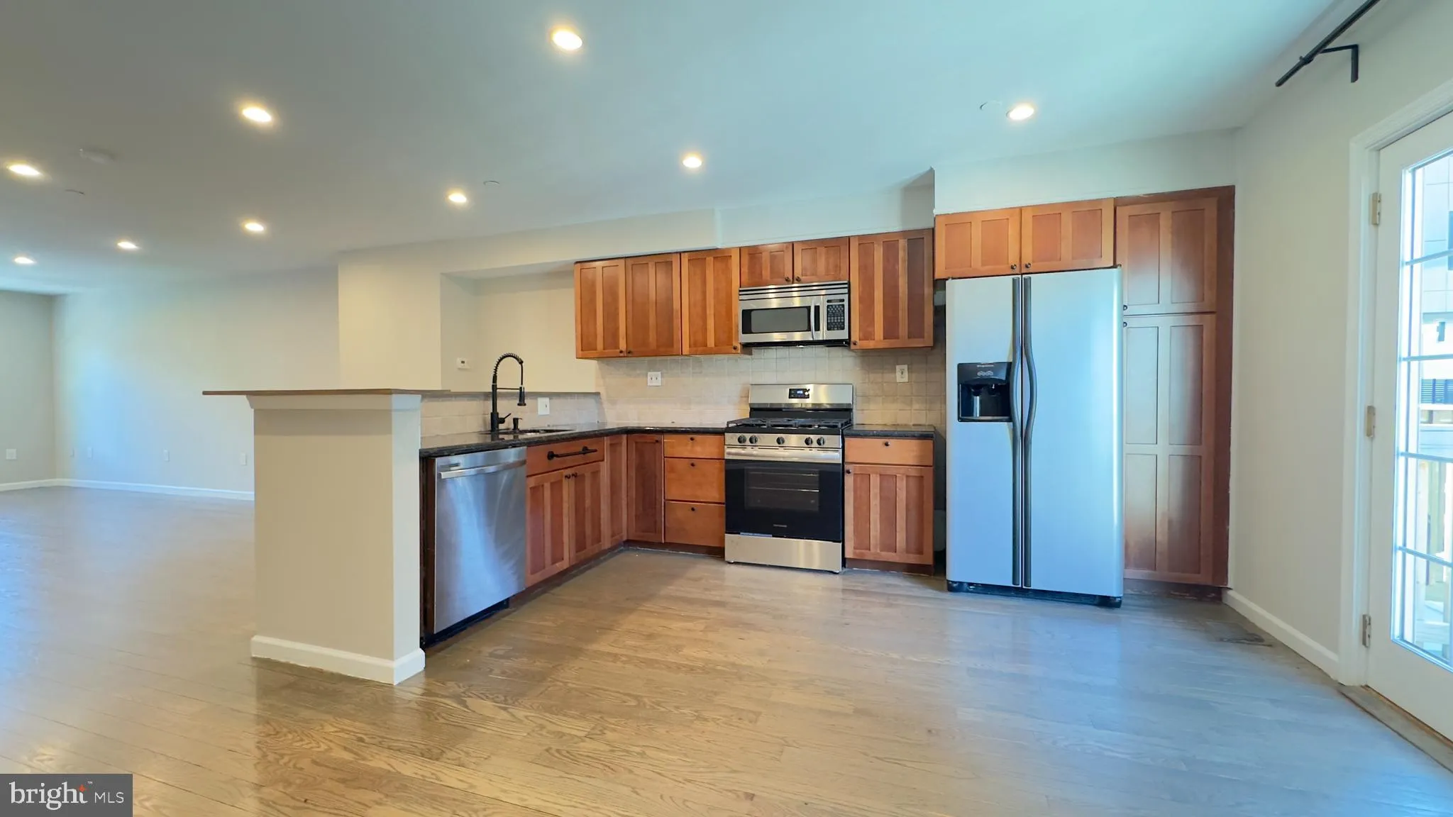 Philadelphia, Pennsylvania 19147, United States, 3 Bedrooms Bedrooms, ,3 BathroomsBathrooms,Residential,Active,147683