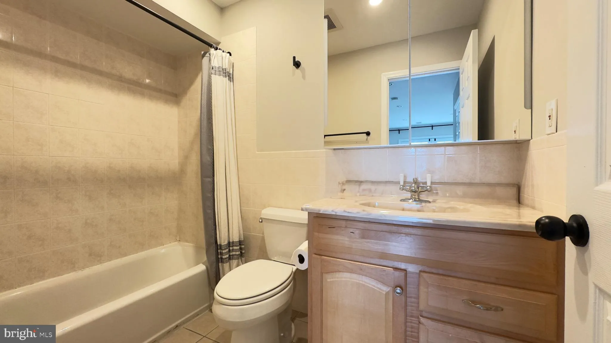 Philadelphia, Pennsylvania 19147, United States, 3 Bedrooms Bedrooms, ,3 BathroomsBathrooms,Residential,Active,147683