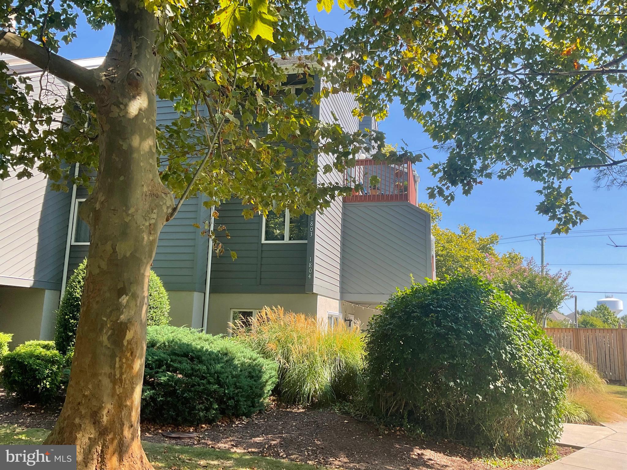 18 EAGLES LANDING 1804