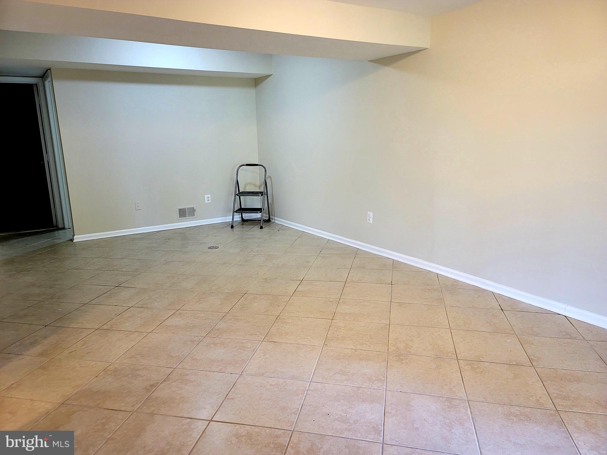 BURKE CENTRE - Residential Lease