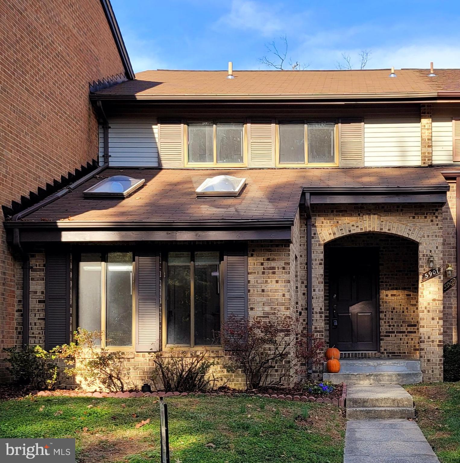 BURKE CENTRE - Residential Lease