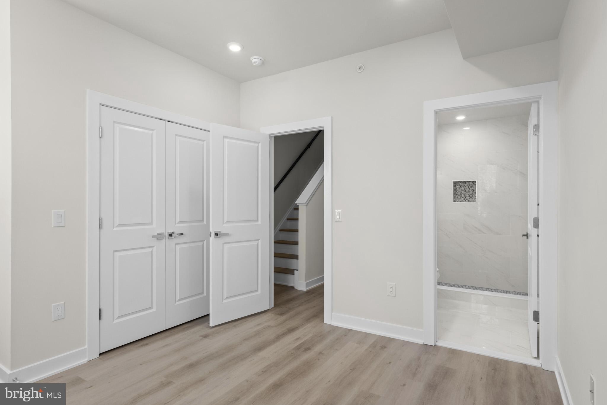 UNIVERSITY CITY - Residential Lease