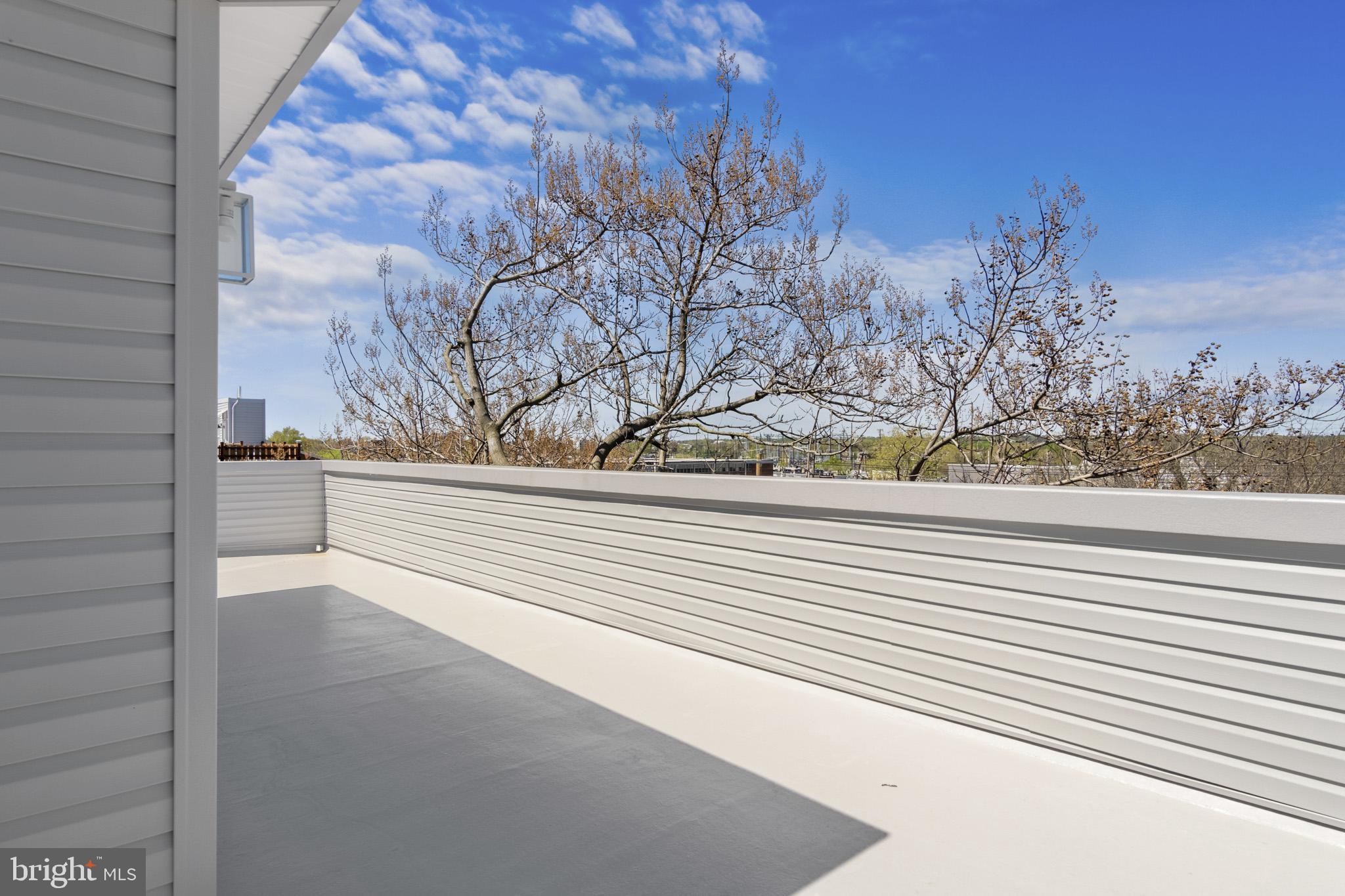 UNIVERSITY CITY - Residential Lease