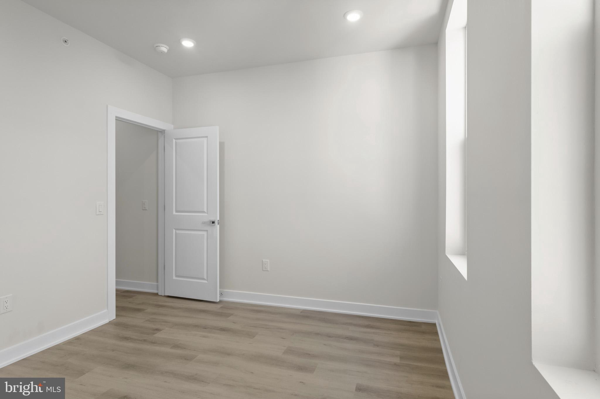 UNIVERSITY CITY - Residential Lease