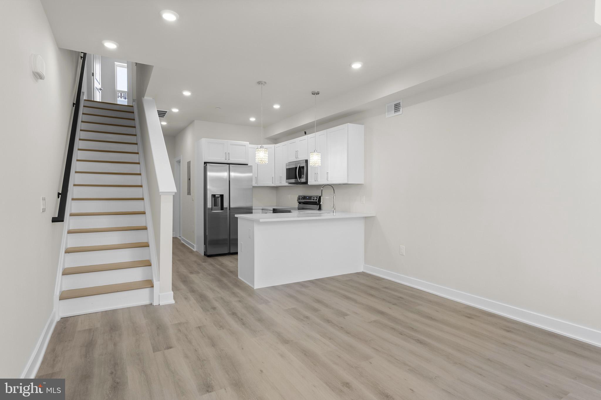 UNIVERSITY CITY - Residential Lease