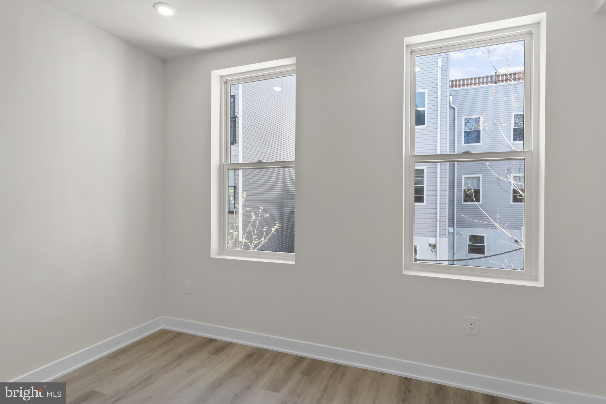 UNIVERSITY CITY - Residential Lease