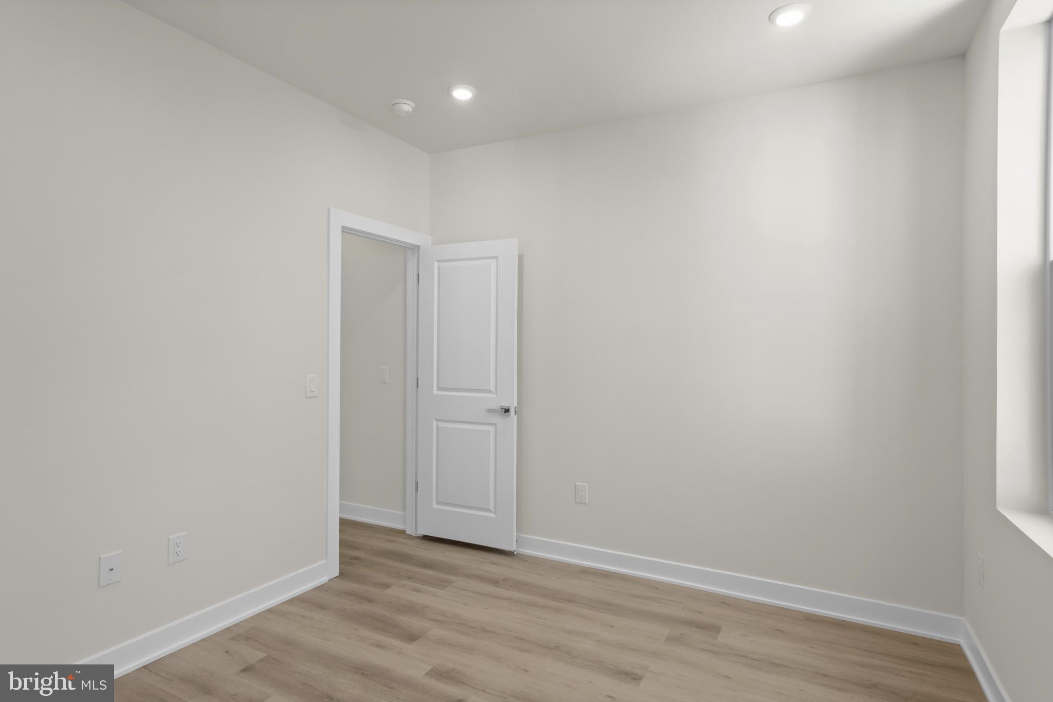 UNIVERSITY CITY - Residential Lease