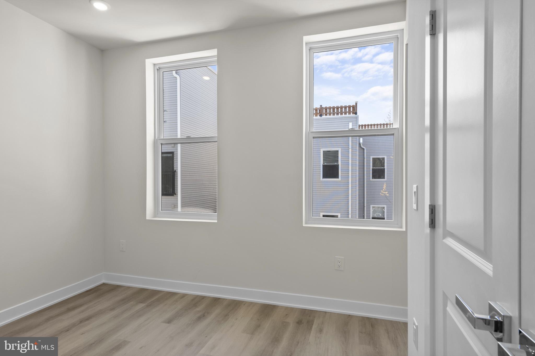 UNIVERSITY CITY - Residential Lease