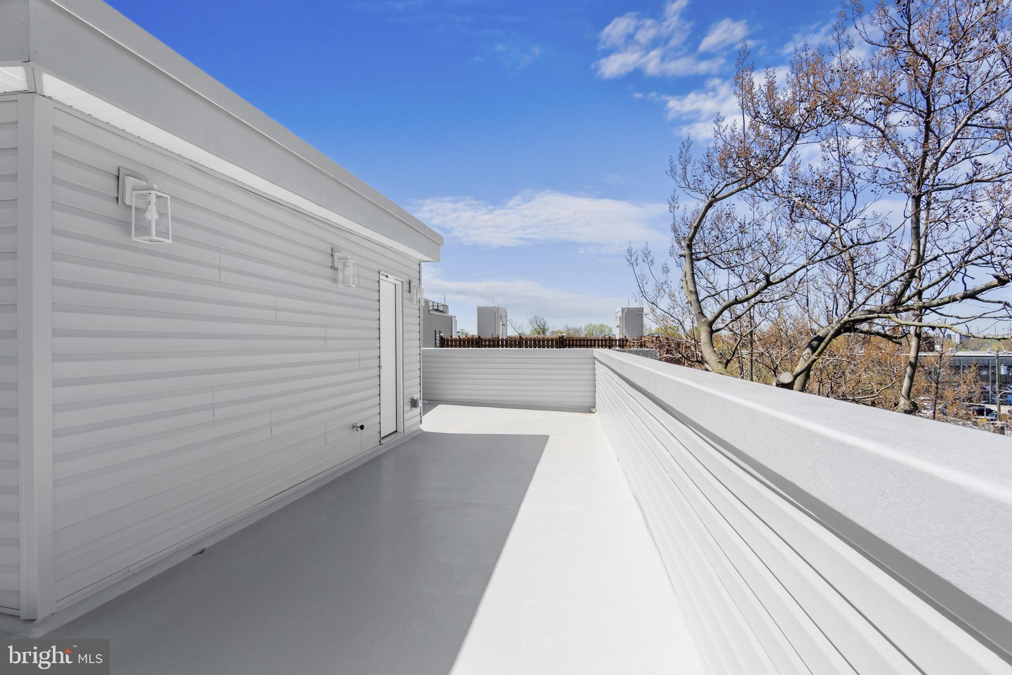 UNIVERSITY CITY - Residential Lease