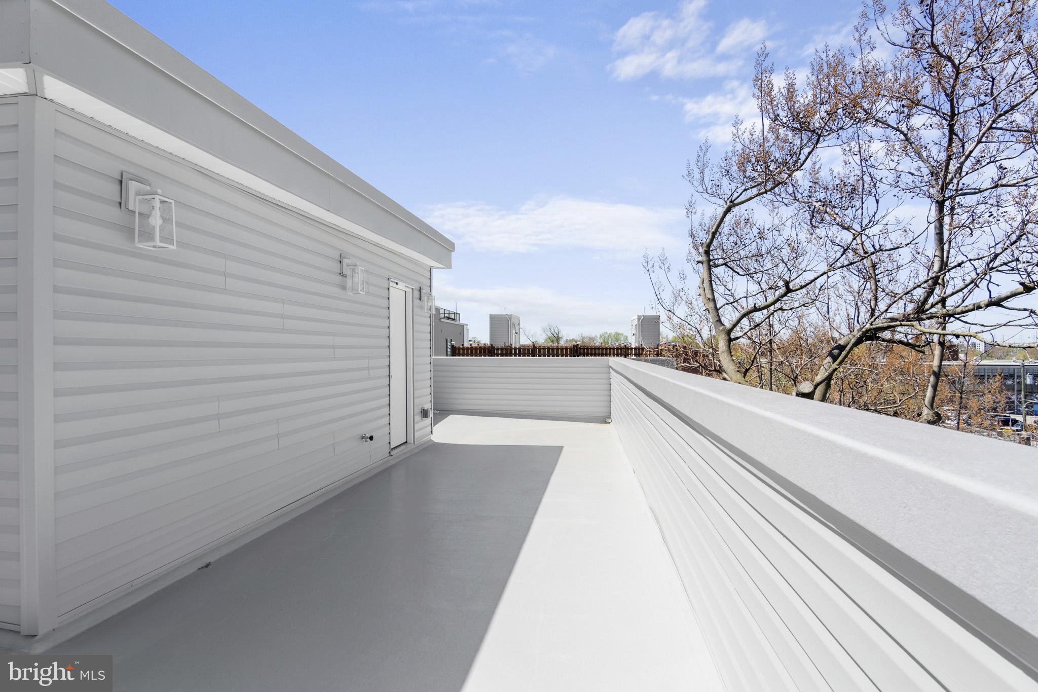 UNIVERSITY CITY - Residential Lease