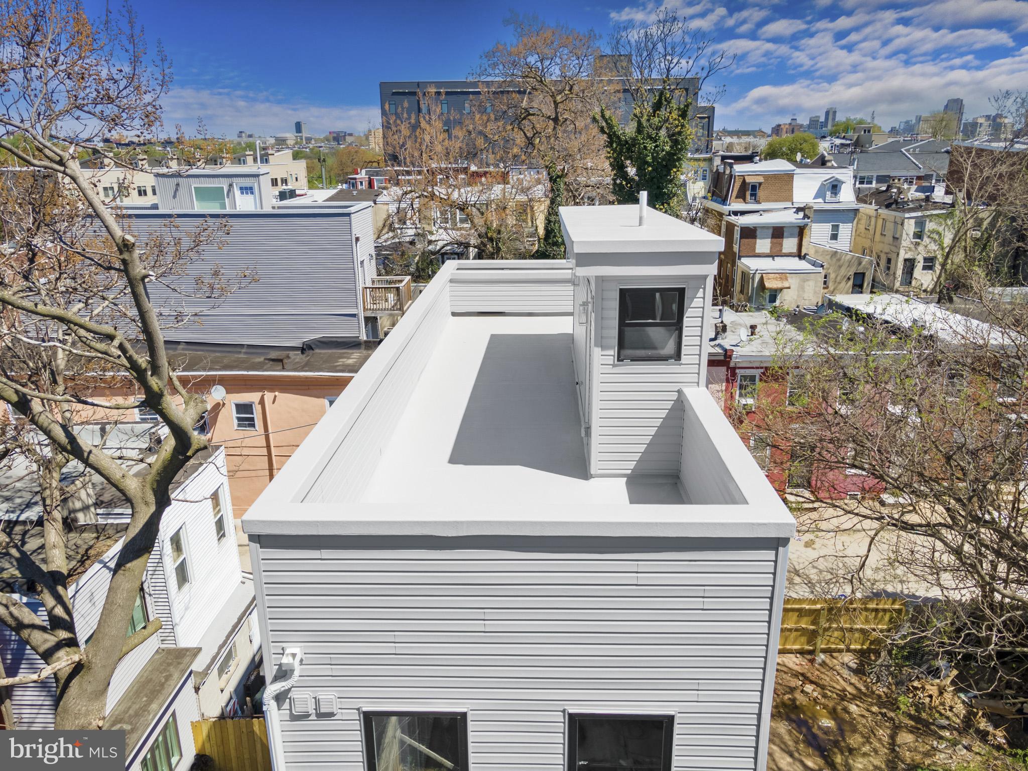 UNIVERSITY CITY - Residential Lease