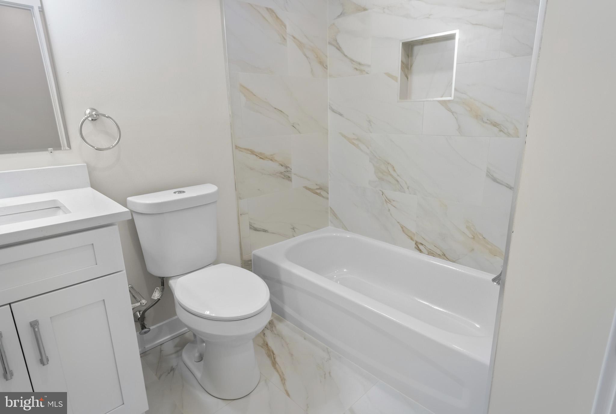 UNIVERSITY CITY - Residential Lease