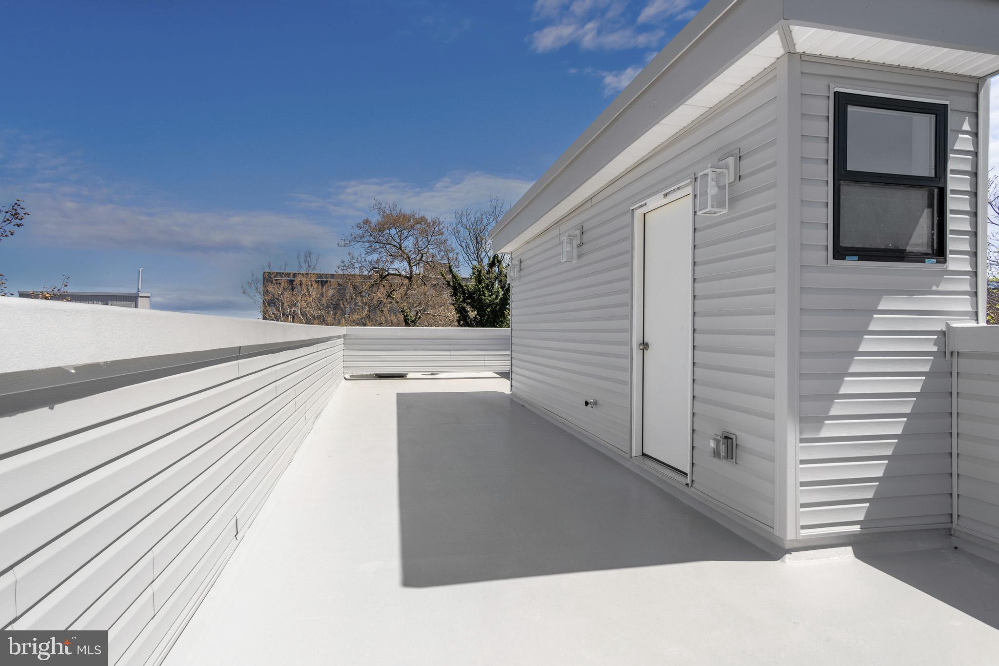 UNIVERSITY CITY - Residential Lease