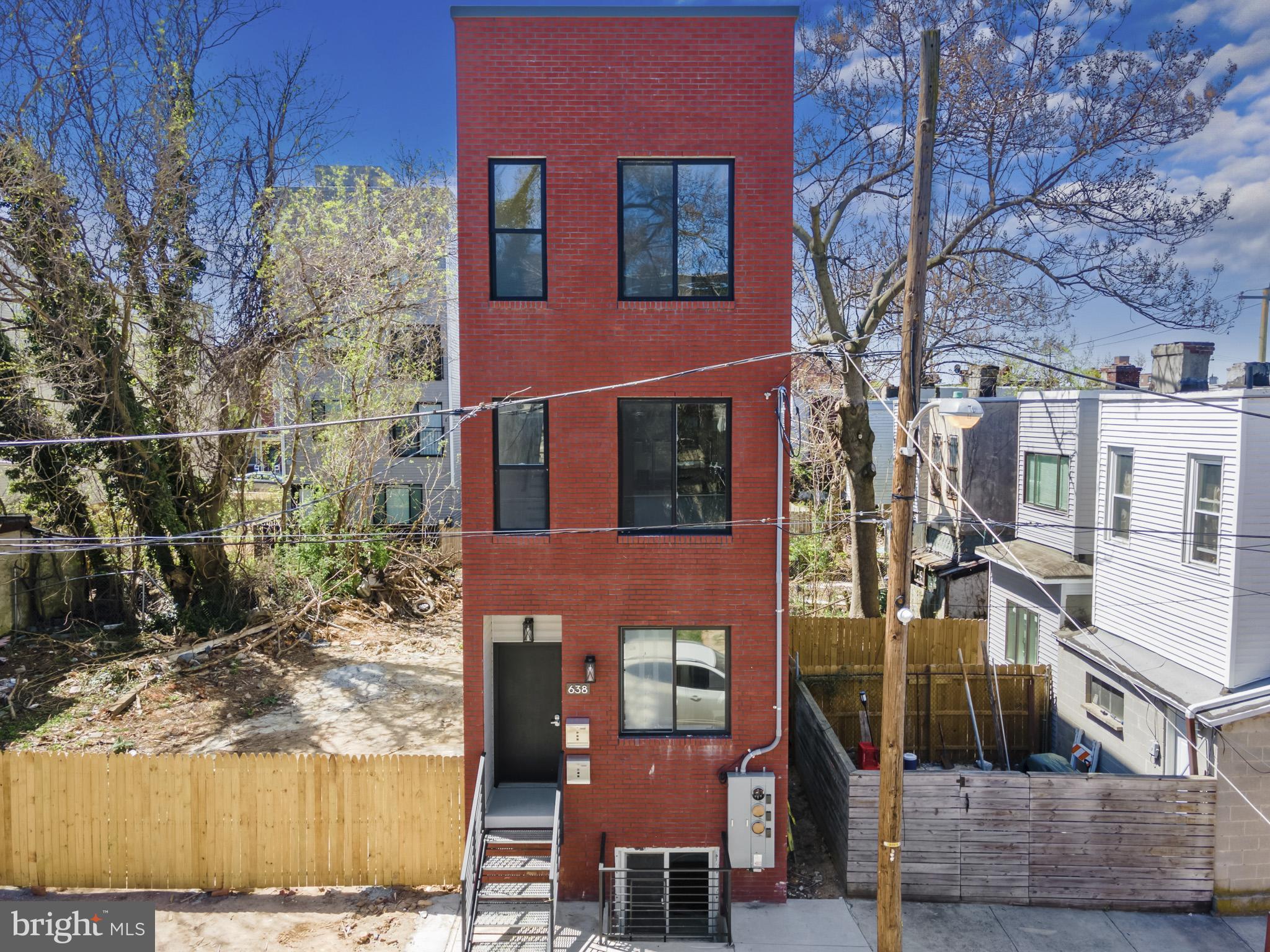 UNIVERSITY CITY - Residential Lease