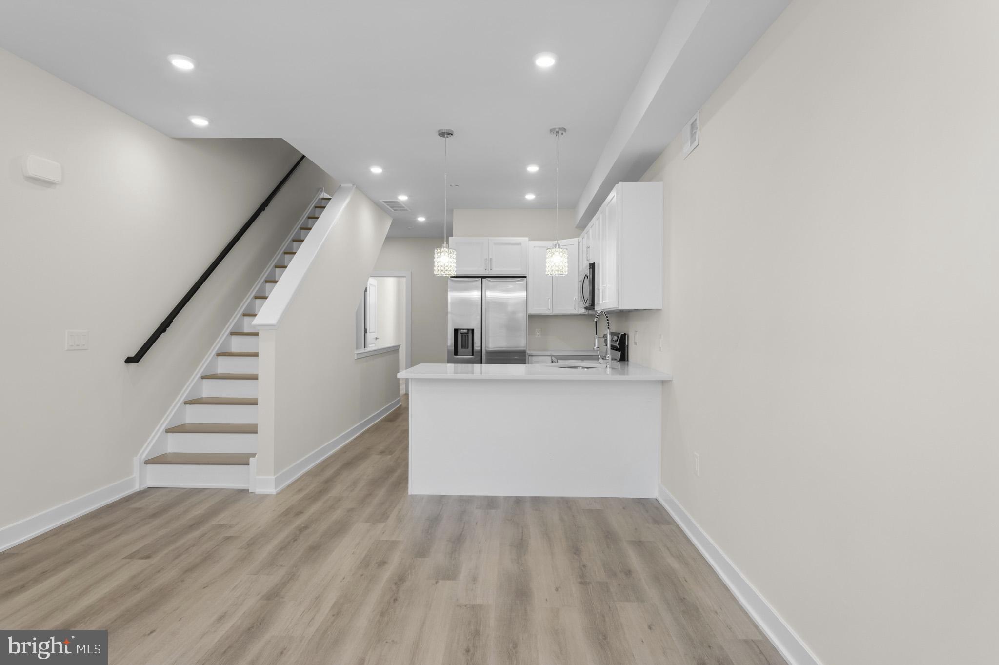 UNIVERSITY CITY - Residential Lease