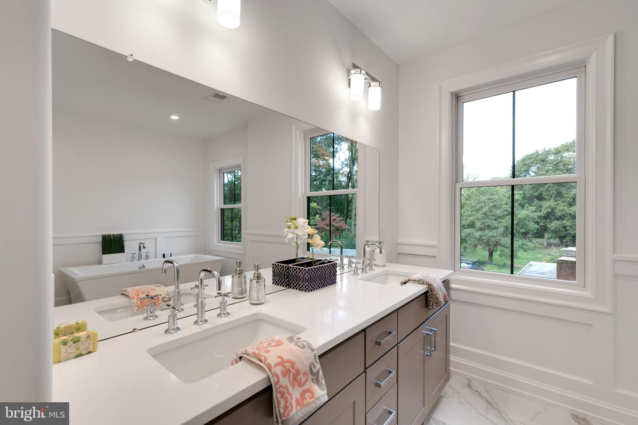 CHESTNUT HILL - Residential