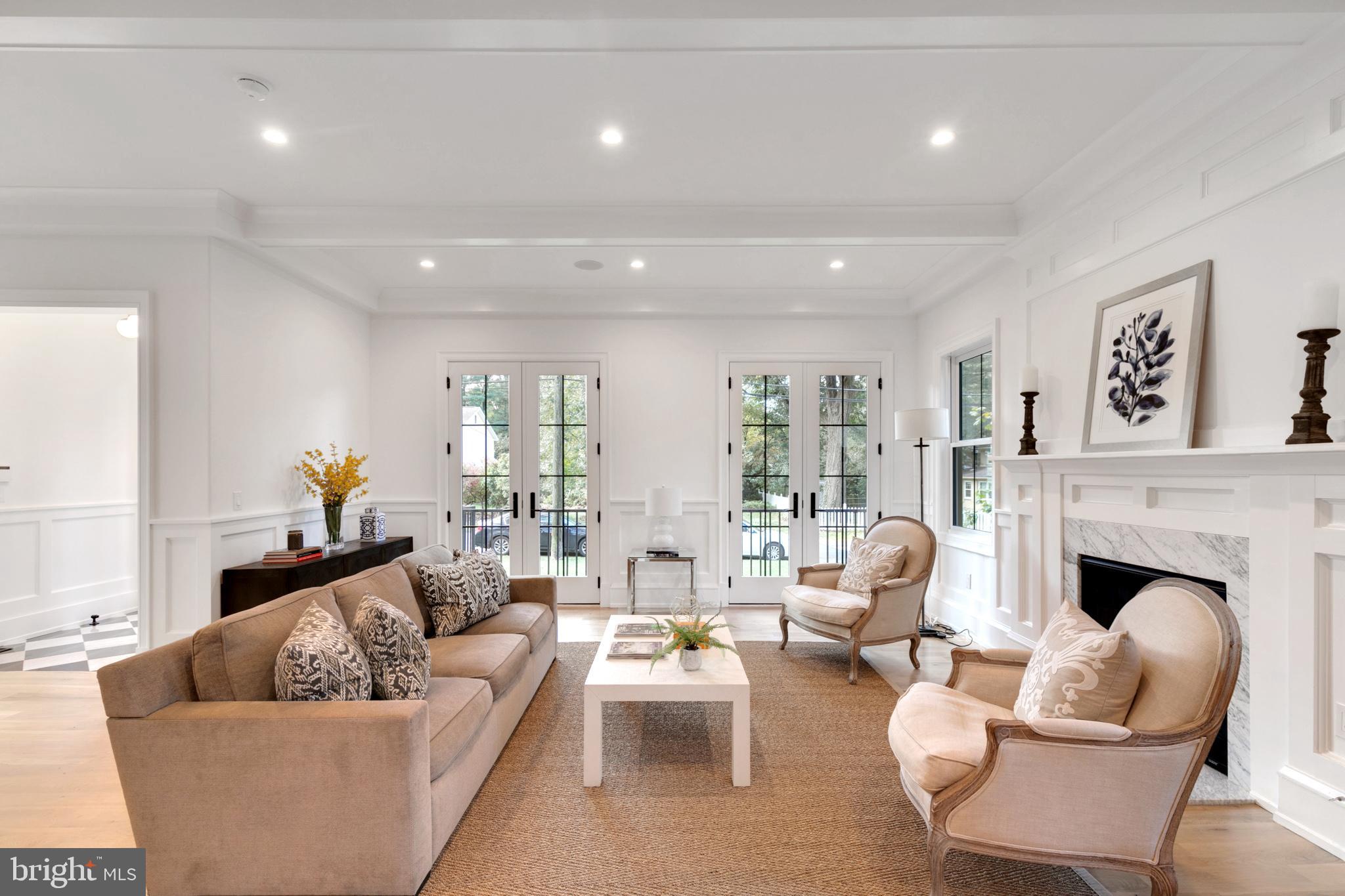 CHESTNUT HILL - Residential