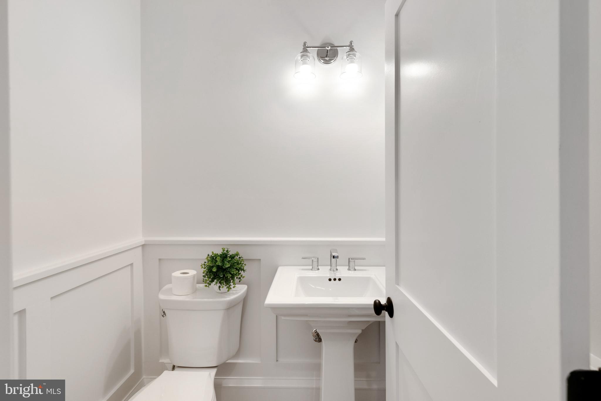 CHESTNUT HILL - Residential